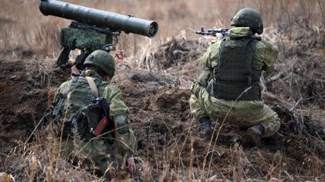 Не допустить перебоев с жевательным табаком на передовой просят военные
